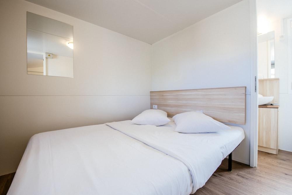 Zaton Holiday Resort Mobile Homes 닌 외부 사진