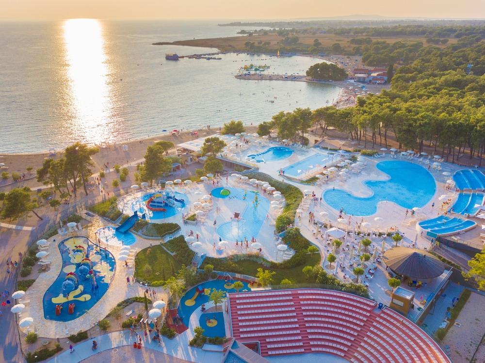Zaton Holiday Resort Mobile Homes 닌 외부 사진